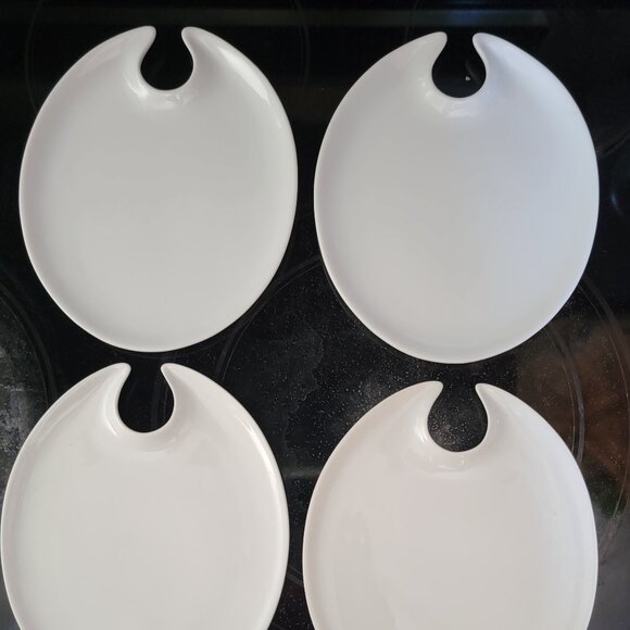 Moda Concept Mingling Snack/Appetizer Plates with Cutout for Wine Glass - Picture 3 of 6